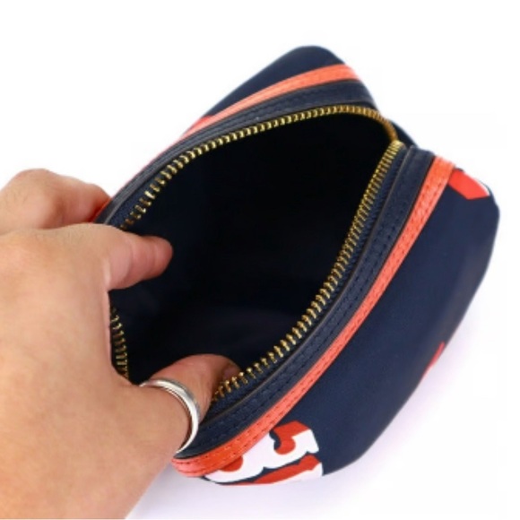 NWT Authentic Rare Luxury Travel Tory Burch Flying Logo Cosmetic Case/Bag - Picture 6 of 17